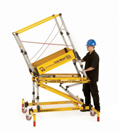 Razor Deck 200 being erected